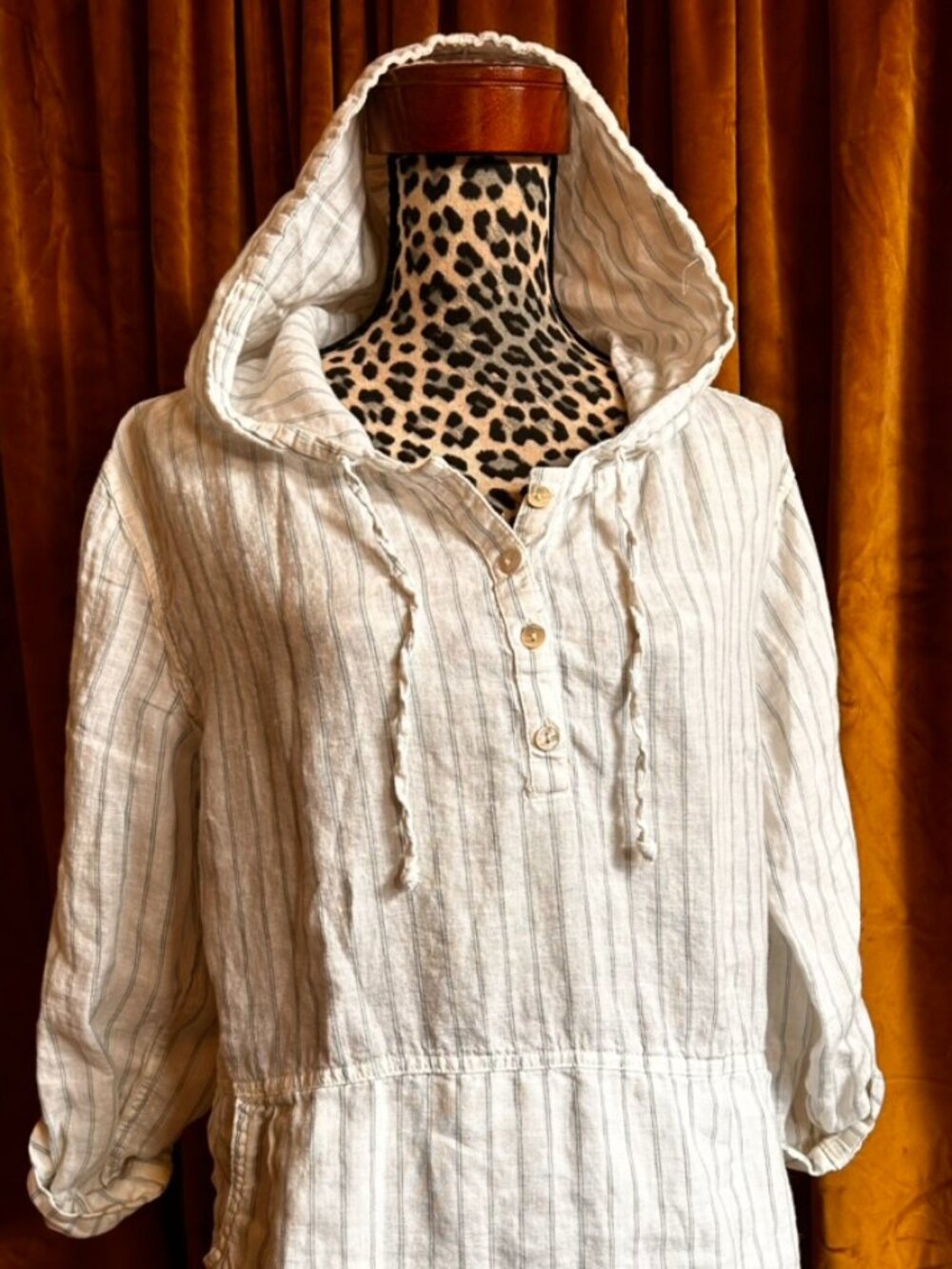 C&C 100% Linen Hoodie with kangaroo pocket, white with blue/grey pinstripe, Med